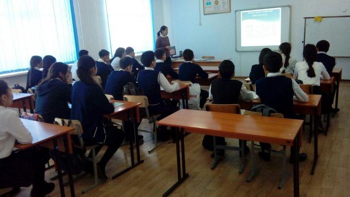 «Қанағат, рақым ойлап қой!» дөңгелек үстел