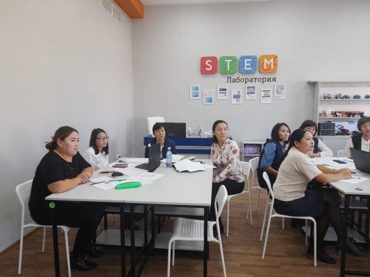 "Дарынды және қабілетті балалармен жұмыс жүйесі ұлттың инттелектуалды әлеуетін дамыту факторы" атты ғылыми-әдістемелік семинар.