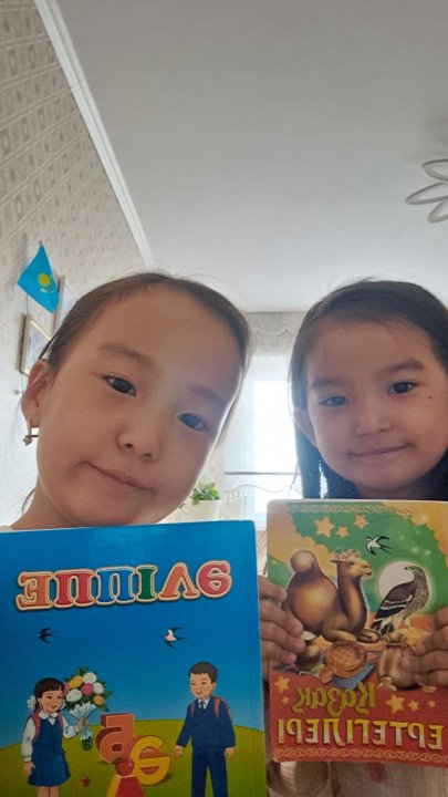 Көктемгі демалыста “Каникулда кітап оқимыз челленджі” өткізілді. 2-сынып оқуышларының оқыған кітаптары:Жануарлар туралы ертегілер Қарлығаш пен бала Етік киген мысық Тасбақа Каю